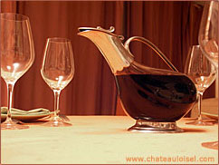 Carafe de vin à table